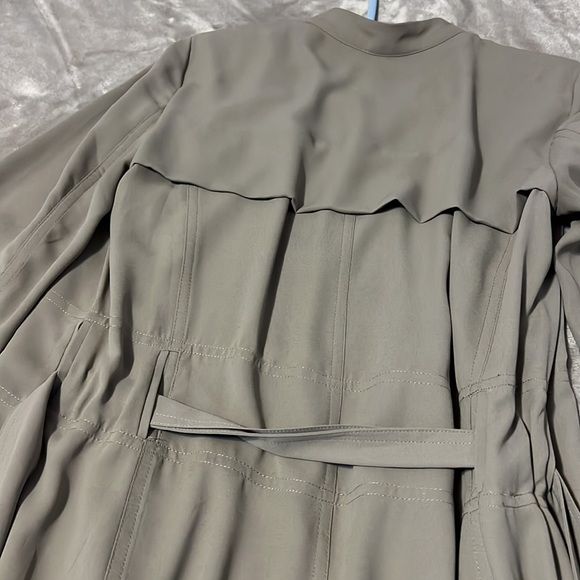 Aritzia Babaton trench coat Quincey - Picture 9 of 9